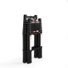 De RMBO® Telescopische Reformladder 3,2m is volledig ingeklapt en rechtop afgebeeld op een witte achtergrond, met zichtbare veiligheidslabels en een draagriem.